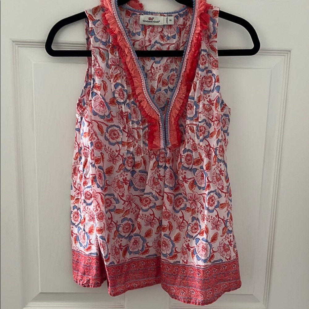 Vineyard Vines~ Floral Sleeveless Top - Coral & Blue Size XS in good condition
